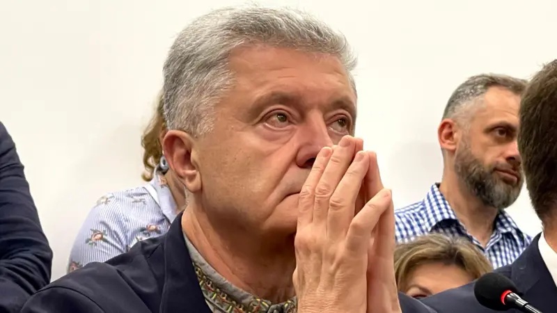 "Моя перемога буде перемогою Зеленського". Як суд знову не скасував санкції проти Порошенка