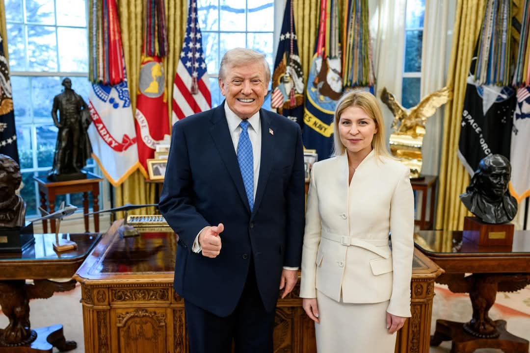 Фотографії з Трампом — замість поваги до Верховного Суду